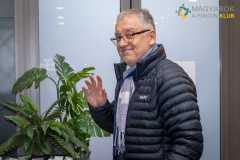 20260129_MAPI_Hold_Larus-520