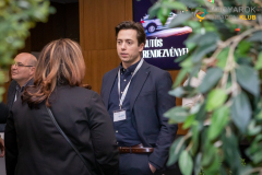 20260129_MAPI_Hold_Larus-559