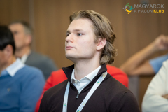 20260129_MAPI_Hold_Larus-592