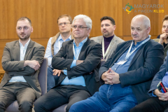 20260129_MAPI_Hold_Larus-612