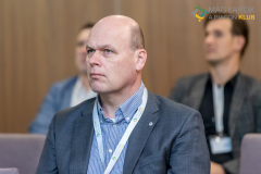 20260129_MAPI_Hold_Larus-620