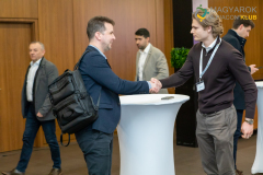 20260129_MAPI_Hold_Larus-748