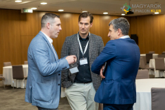 20260129_MAPI_Hold_Larus-749